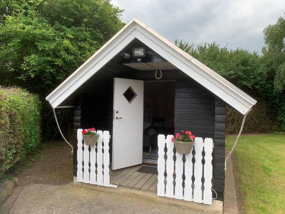 Stunning Romantik Cabin Close To Baltic Sea Villa Idestrup Buitenkant foto