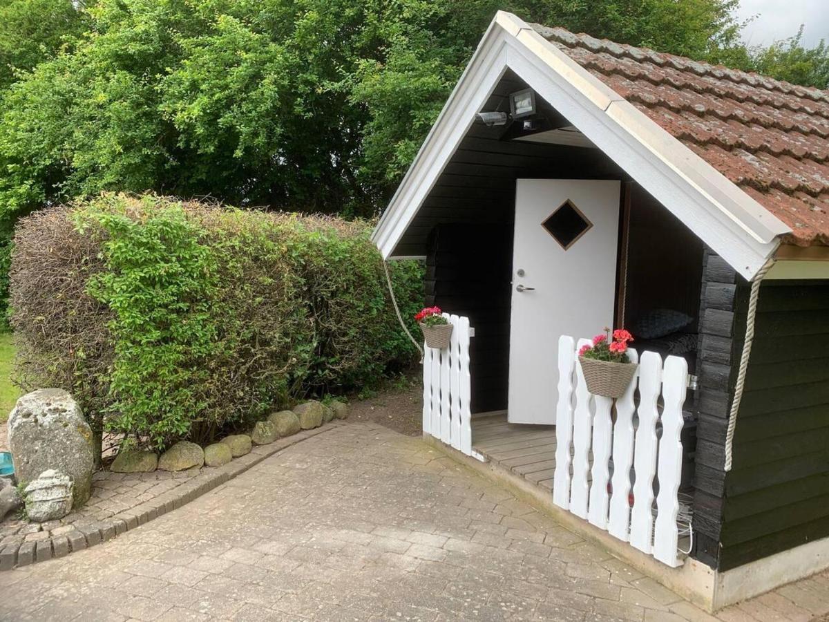 Stunning Romantik Cabin Close To Baltic Sea Villa Idestrup Buitenkant foto