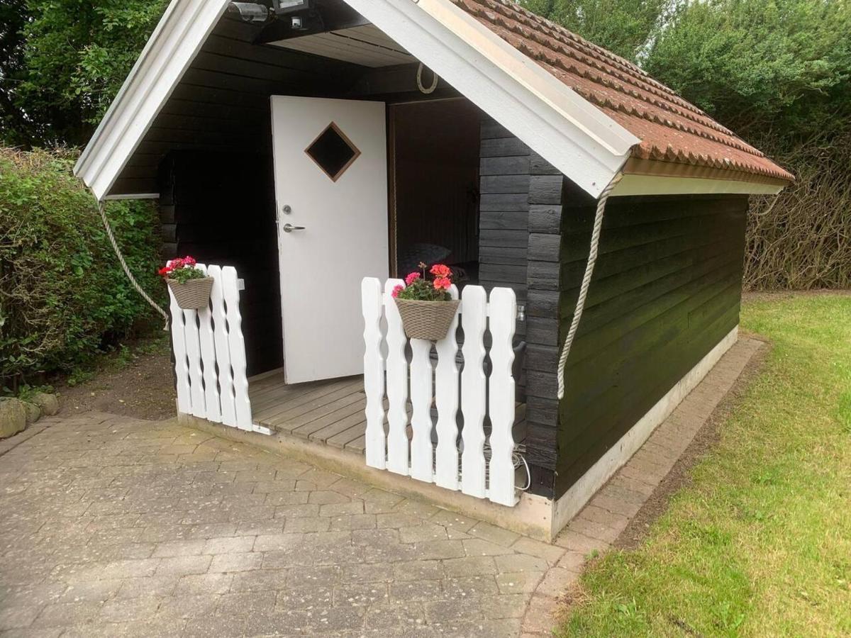 Stunning Romantik Cabin Close To Baltic Sea Villa Idestrup Buitenkant foto
